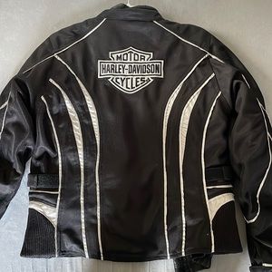 Women’s Harley Davidson riding jacket with removable lining